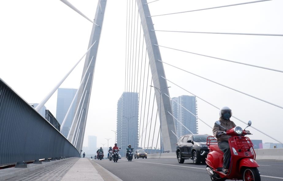 TP.HCM chim trong suong mu, nong do bui min o muc cao hinh anh