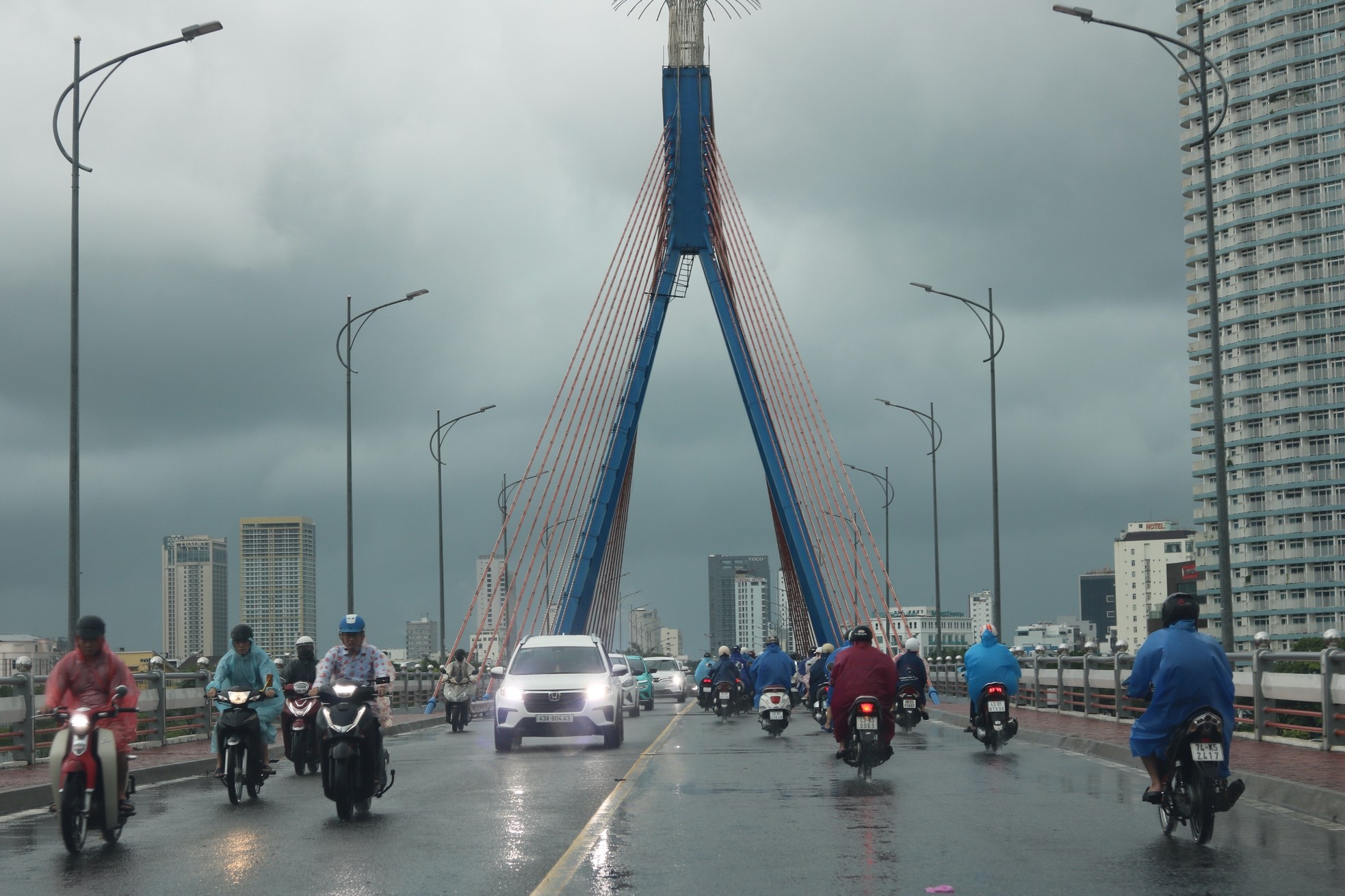 Nam Bo, mien Trung don mua lon hinh anh