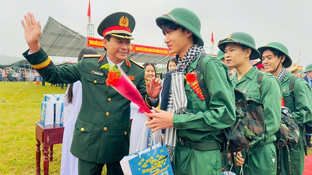 Tron nhap ngu, hai thanh nien o Quang Ngai bi phat 125 trieu dong hinh anh