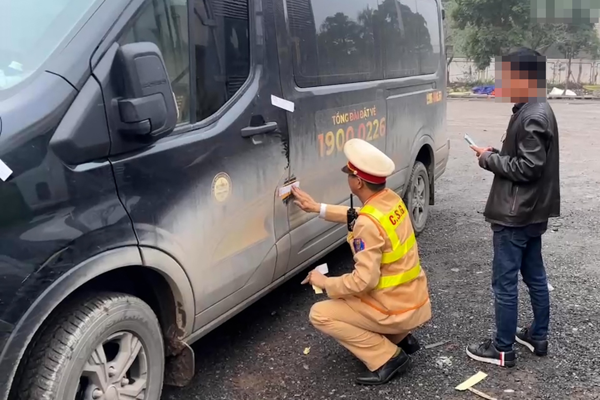 Tai xe xe khach vi pham nong do con tren cao toc bi phat 19 trieu dong hinh anh