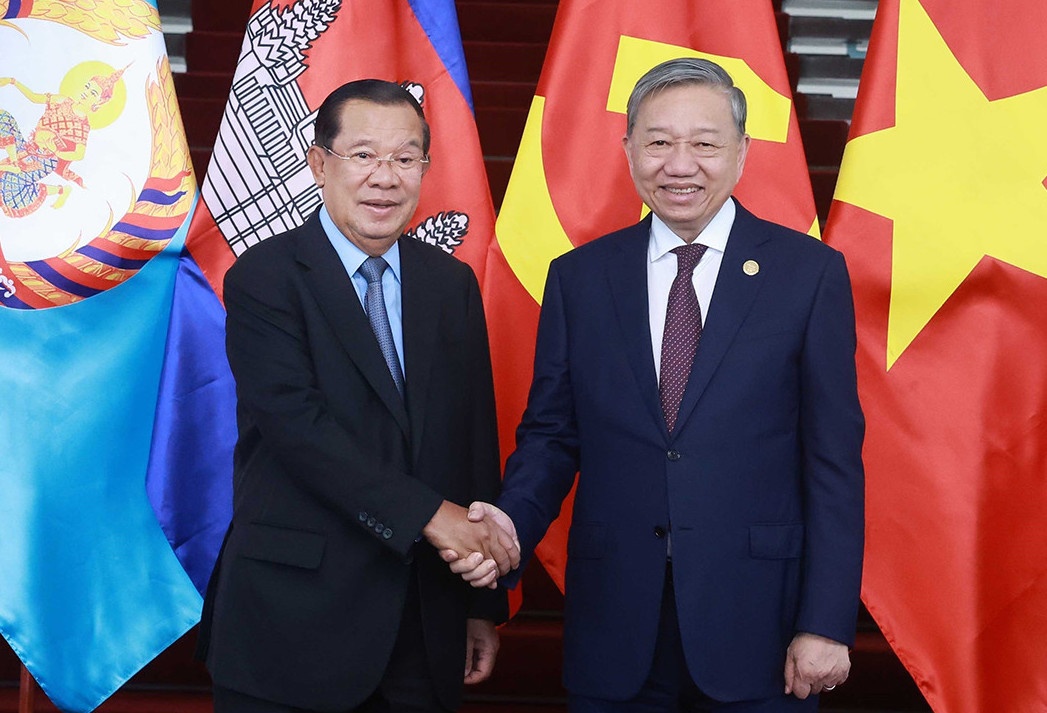 Cuoc gap giua Bo Chinh tri Viet Nam va Ban Thuong vu Dang ND Campuchia hinh anh