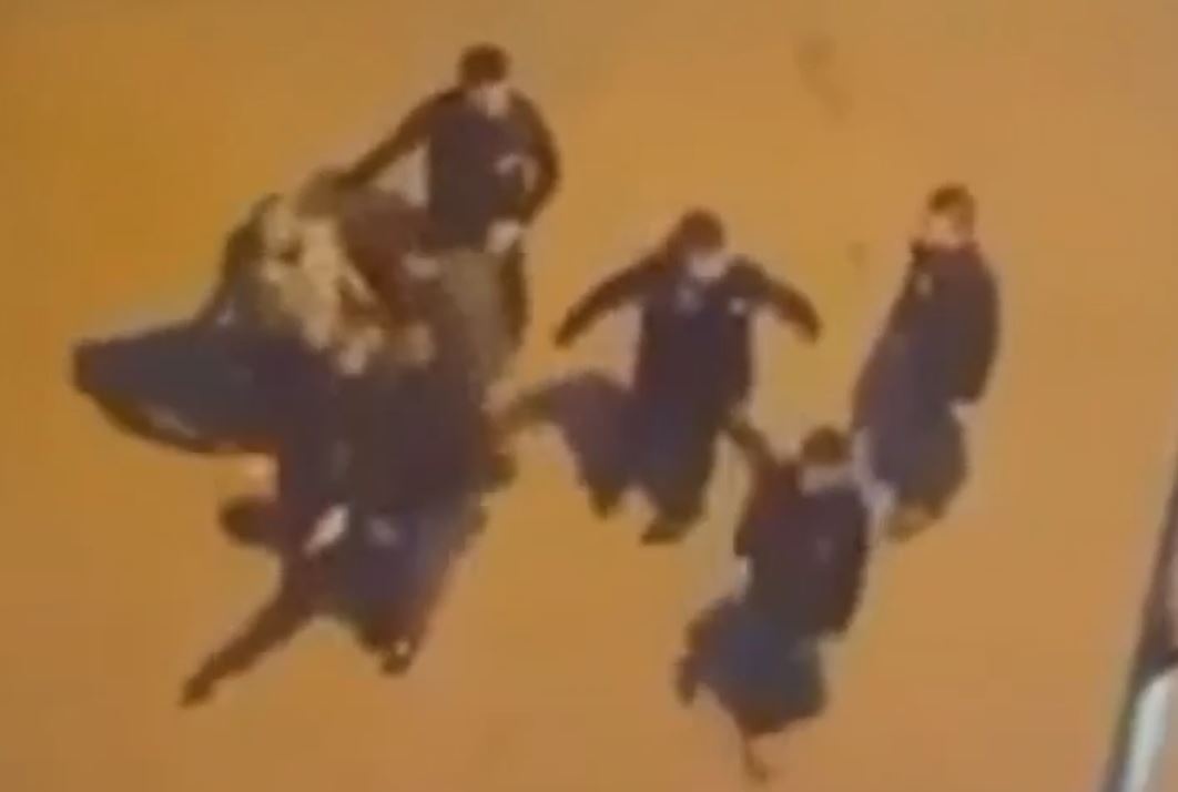 Hon chien canh quan bar luc nua dem o Ha Tinh hinh anh