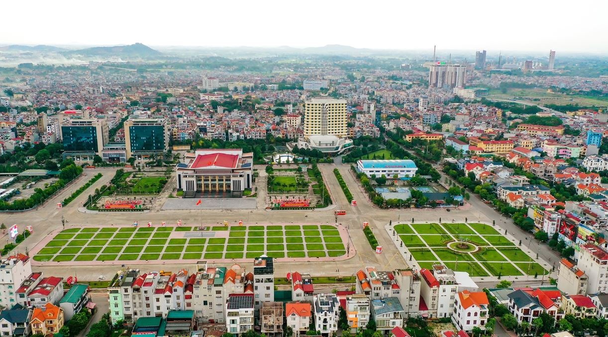 Sua Hien phap phai co tam nhin rong hon khi sap nhap tinh, bo huyen hinh anh