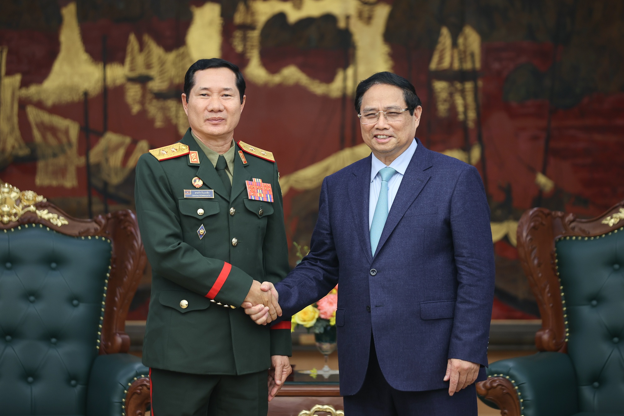 Thu tuong tiep Tong Tham muu truong Quan doi Nhan dan Lao hinh anh