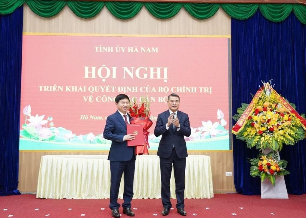 Cong bo ong Truong Quoc Huy giu chuc Bi thu Tinh uy Ha Nam hinh anh
