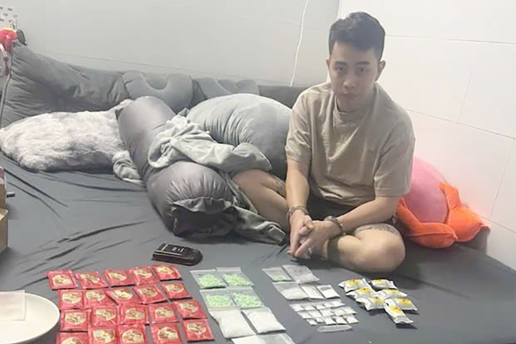 Triet pha bang nhom buon ma tuy xuyen quoc gia, dung shipper giao hang hinh anh