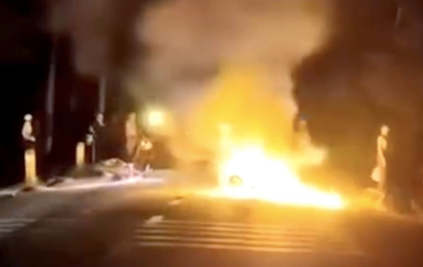 Hai xe may chay du doi sau cu tong, hai nguoi tu vong hinh anh