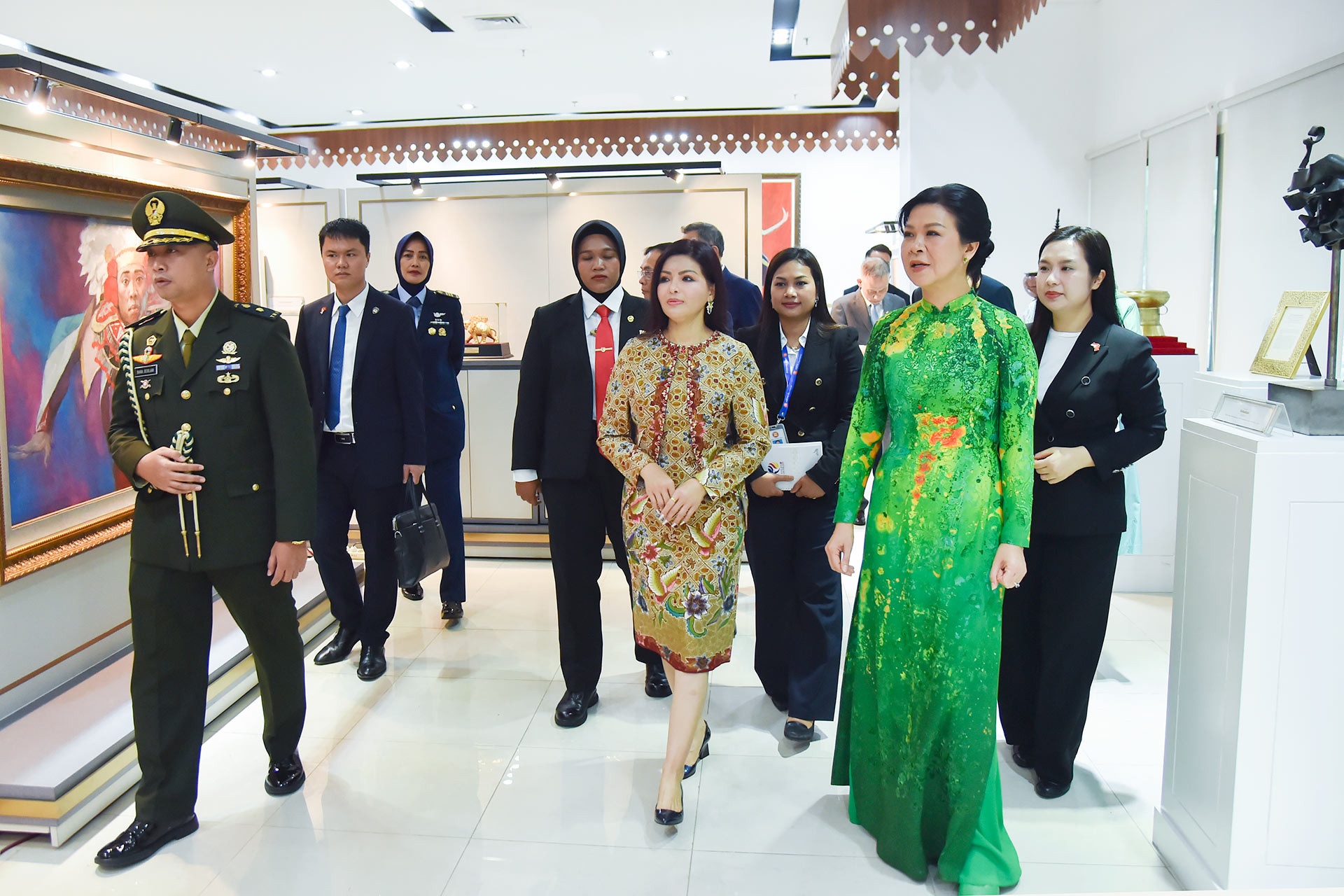 Phu nhan Ngo Phuong Ly anh 5