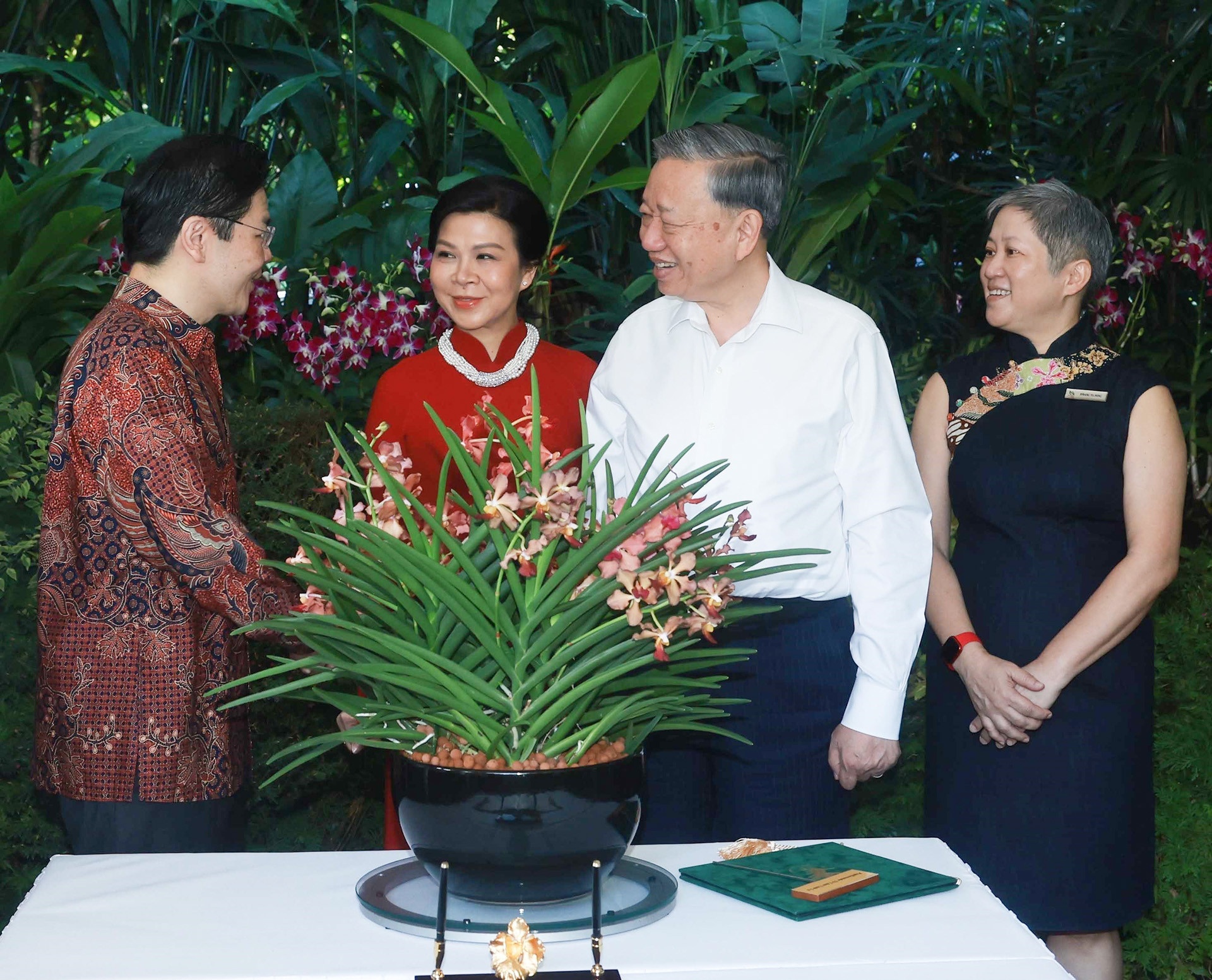 Tong Bi thu Singapore anh 3