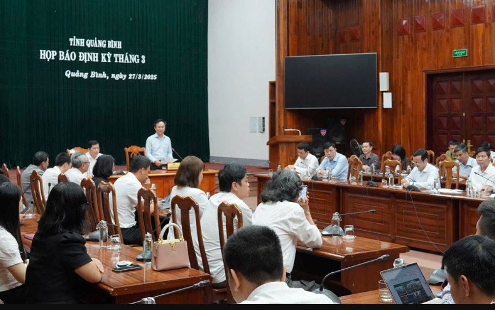 18 can bo nghi huu truoc tuoi o Quang Binh nhan gan 25 ty dong hinh anh