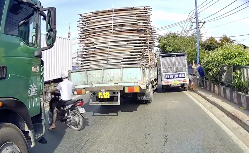 Tai xe danh nhau TP.HCM anh 1