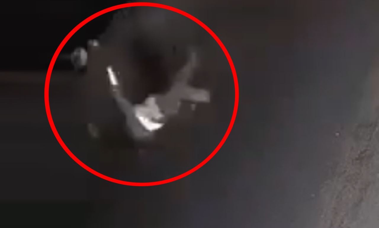 Nam thanh nien 'thong chot' nong do con, tong bi thuong CSGT hinh anh