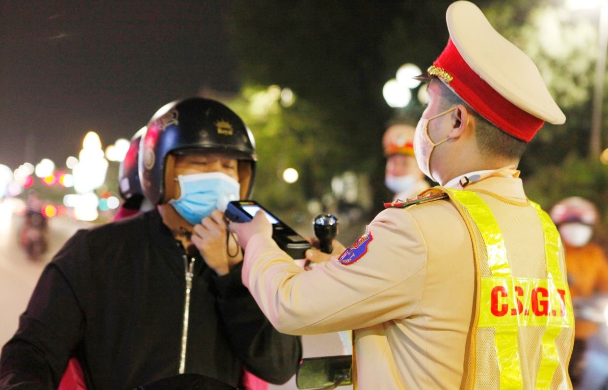 CSGT Bac Giang xu phat hon 5 ty dong vi pham sau 10 ngay hinh anh