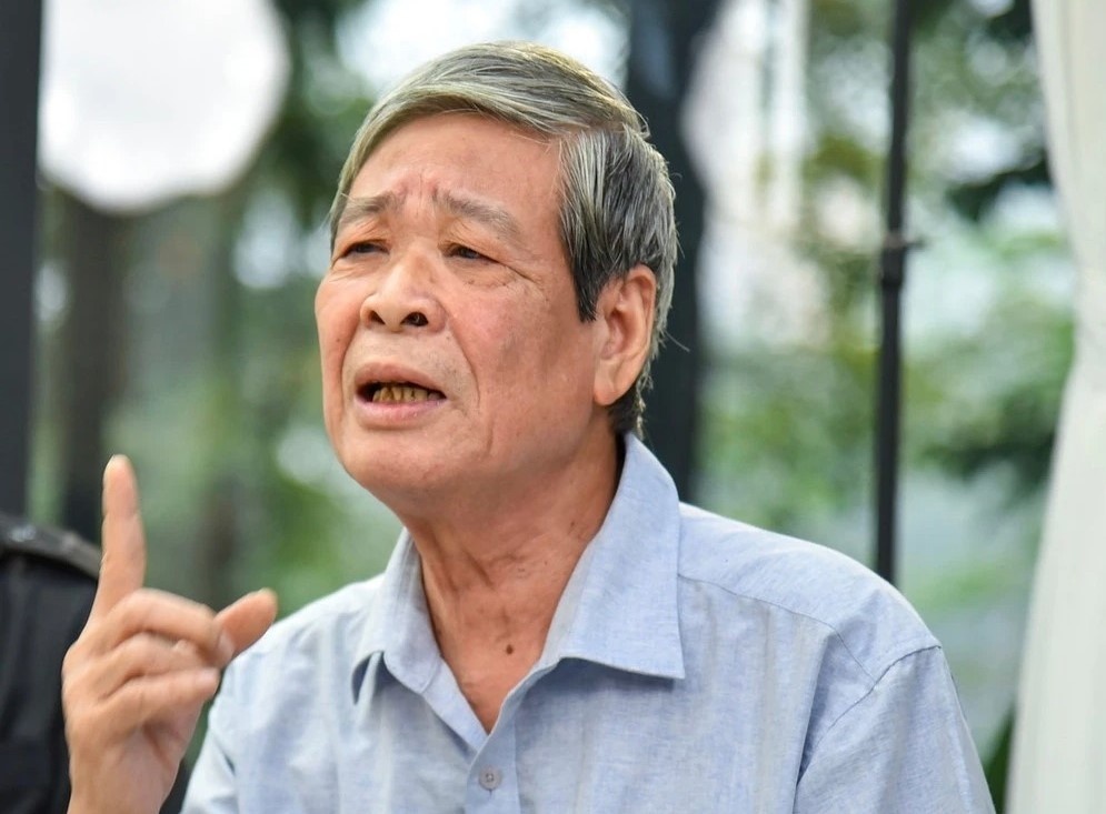 Tien biet nha tho, nhac si Thuy Kha trong mot ngay buon hinh anh