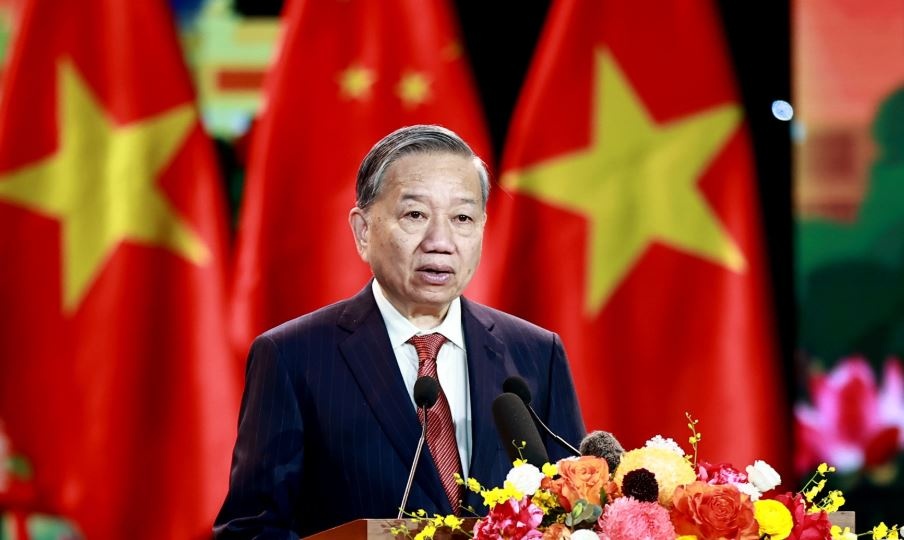 The he tre mang suc song, tuong lai tuoi sang cho quan he Viet - Trung hinh anh