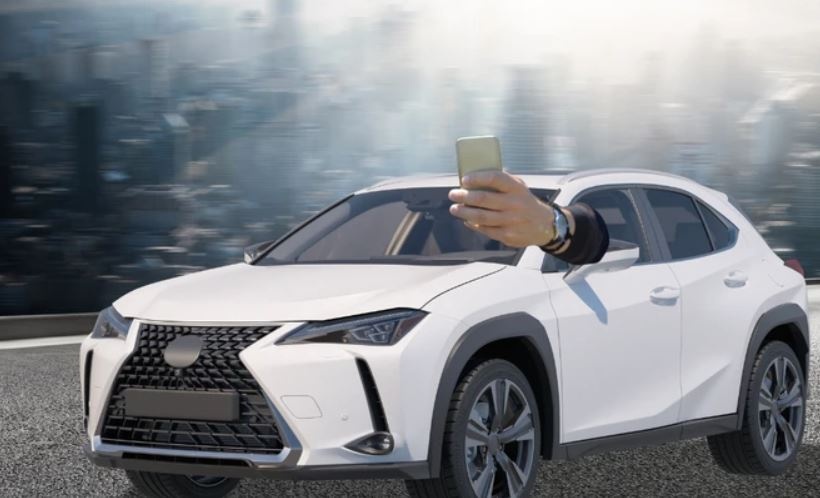 Xu phat tai xe vua lai xe tren cao toc vua tho dien thoai ra quay clip hinh anh