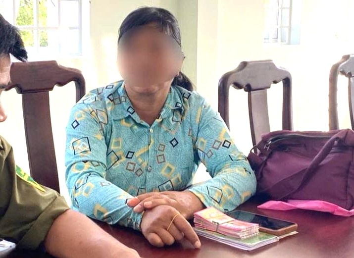 Vo dong y vao nha nghi 'tam su', cuop nhan vang cua cu ong U80 hinh anh