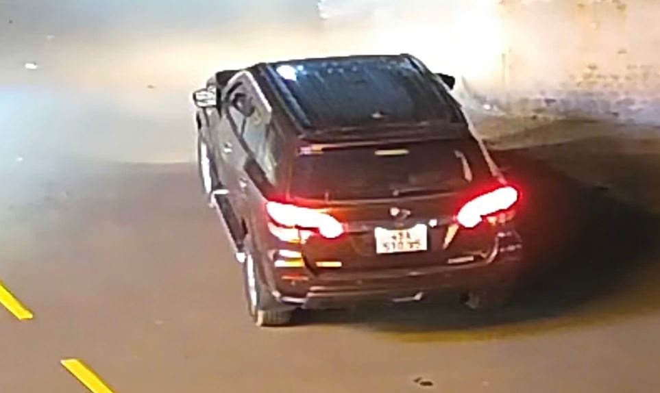 Oto gay tai nan chet nguoi roi bo chay hinh anh