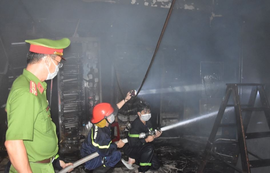 Thong tin moi vu chay tru so VNPT Tien Giang hinh anh