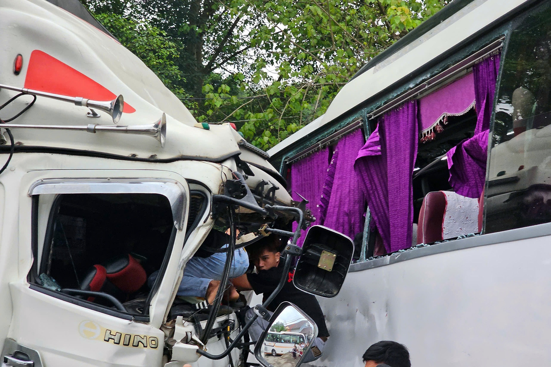 Va cham xe Khanh Hoa anh 2