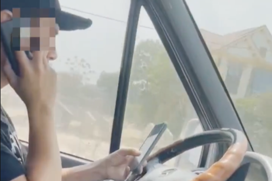 Vua lai vua dien thoai anh 2