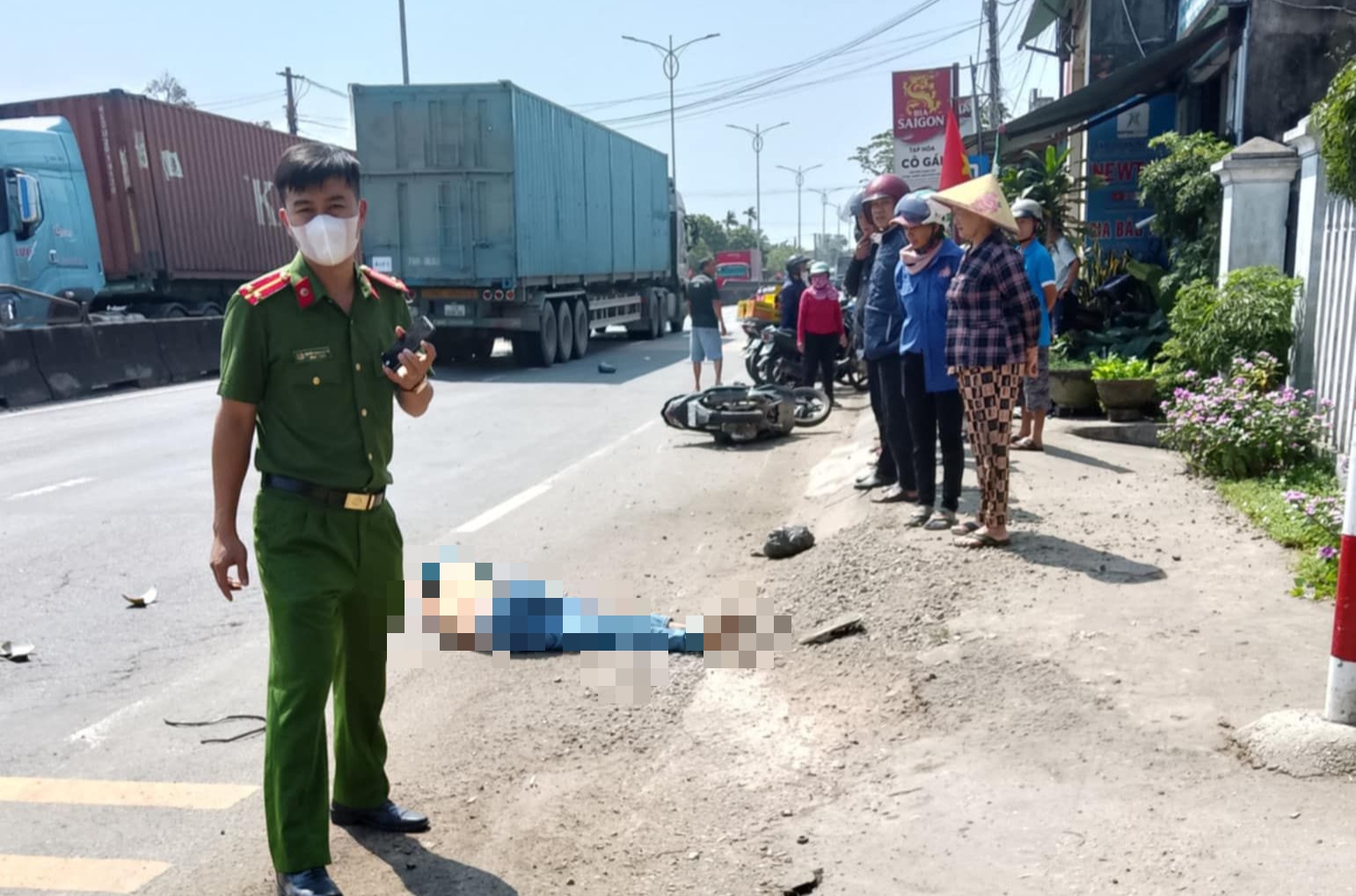 Tu vong va cham container anh 1