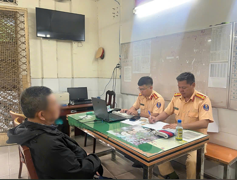 CSGT quat nguoi TP.HCM anh 3