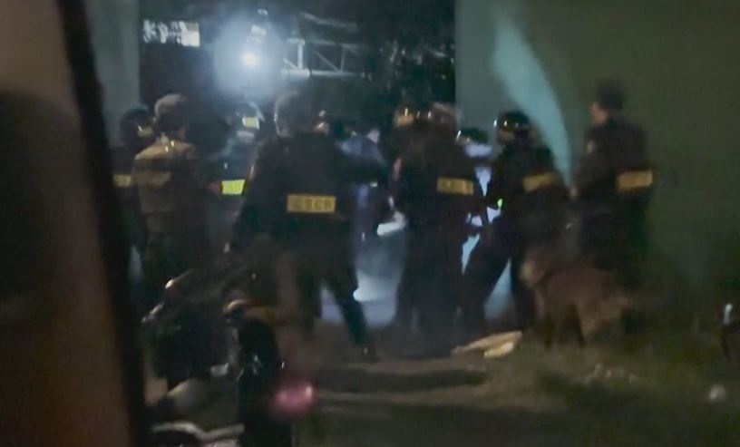 Can canh cuoc dot kich cua 200 canh sat vao xuong ma tuy luc 0h hinh anh