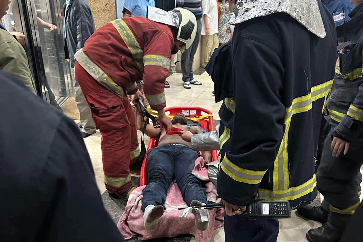 Nguoi nuoc ngoai Linh Dam anh 2