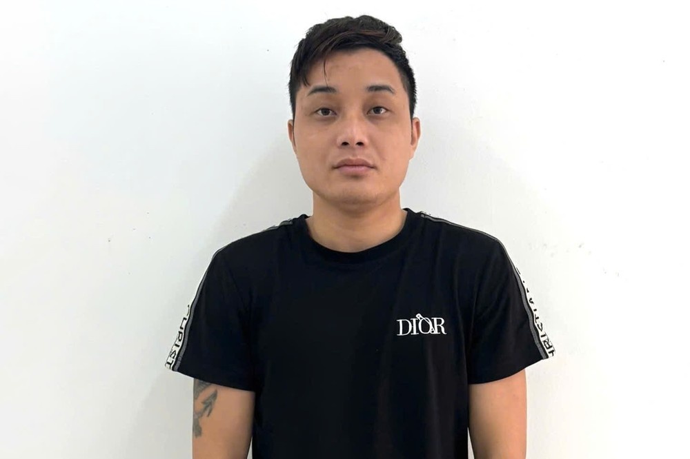 Den nha ban gai choi, 'tien tay' trom 21 chi vang hinh anh