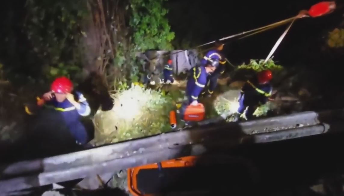 Hien truong vu xe khach lao xuong vuc tren deo Bao Loc hinh anh