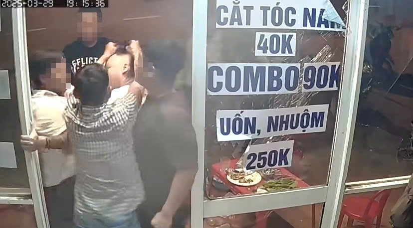 chủ tiệm bị hành hung ảnh 1 chu tiem bi hanh hung anh 1