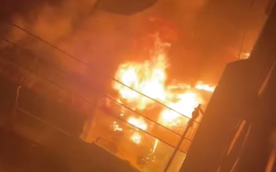 Chay nha luc rang sang o TP.HCM, 3 nguoi tu vong hinh anh