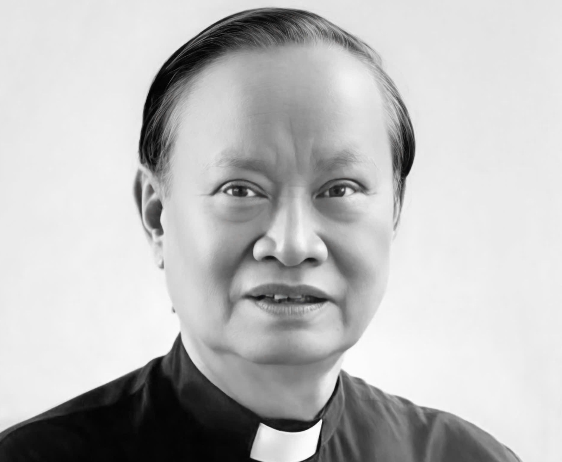 Linh muc Phan Khac Tu qua doi hinh anh