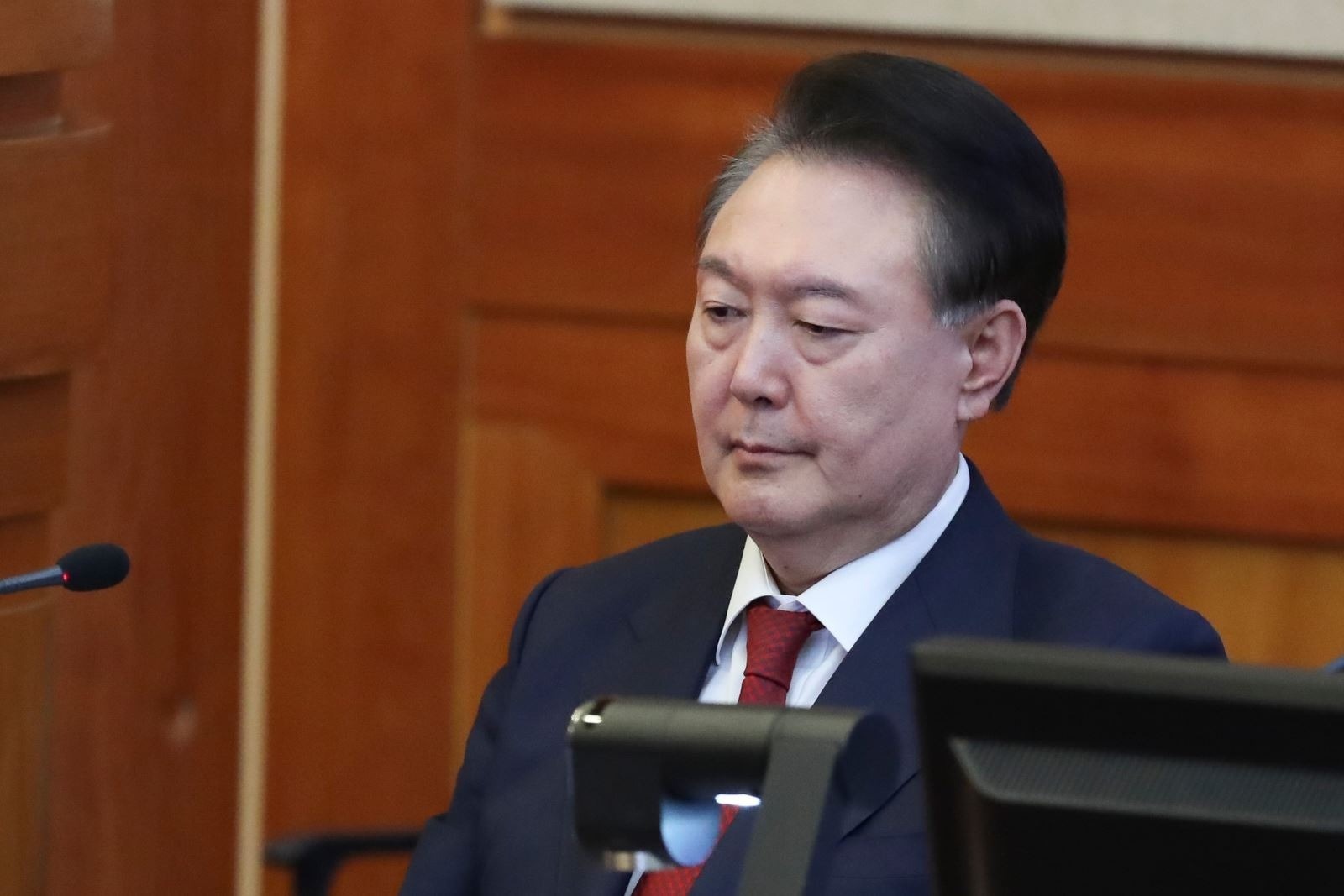 Sau khi bi phe truat, ong Yoon Suk Yeol xin loi dat nuoc va nguoi dan hinh anh