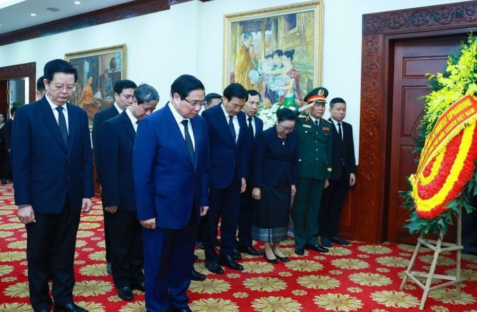 Thu tuong Pham Minh Chinh vieng dong chi Khamtay Siphandone hinh anh