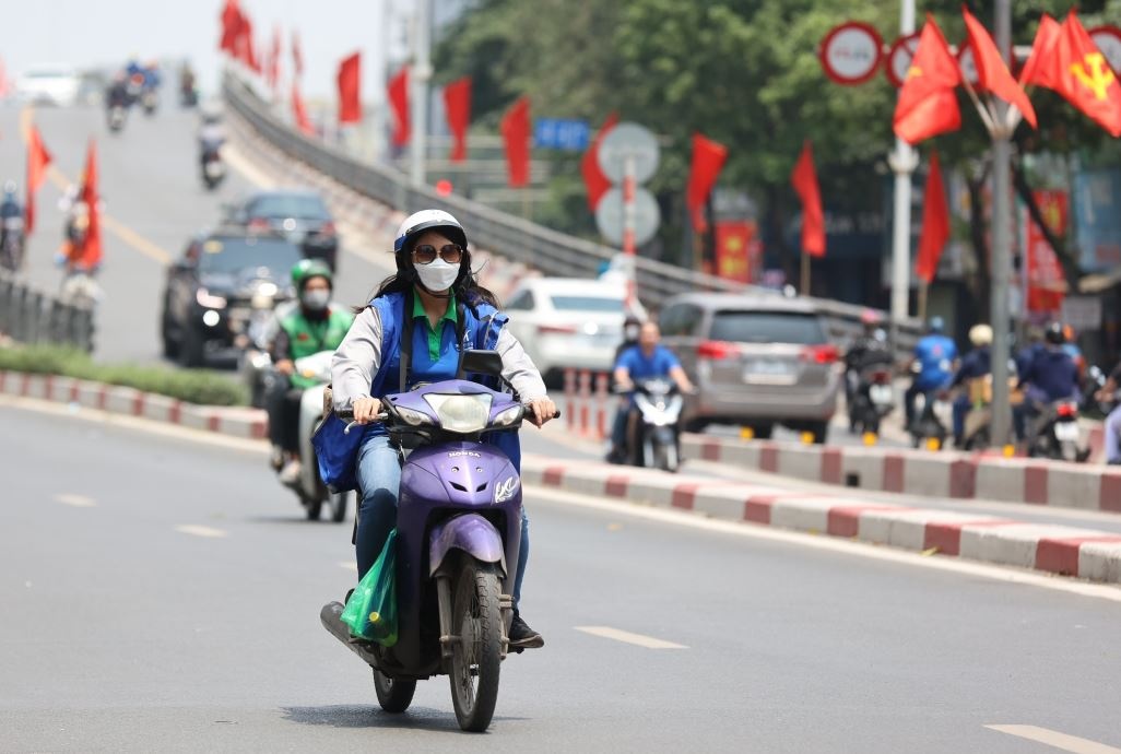 Mien Bac tang nhiet truoc khi chuyen mua dong hinh anh