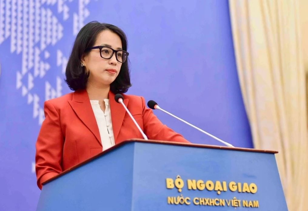 Bo Ngoai giao Viet Nam len tieng ve viec My ap thue doi ung 46% hinh anh