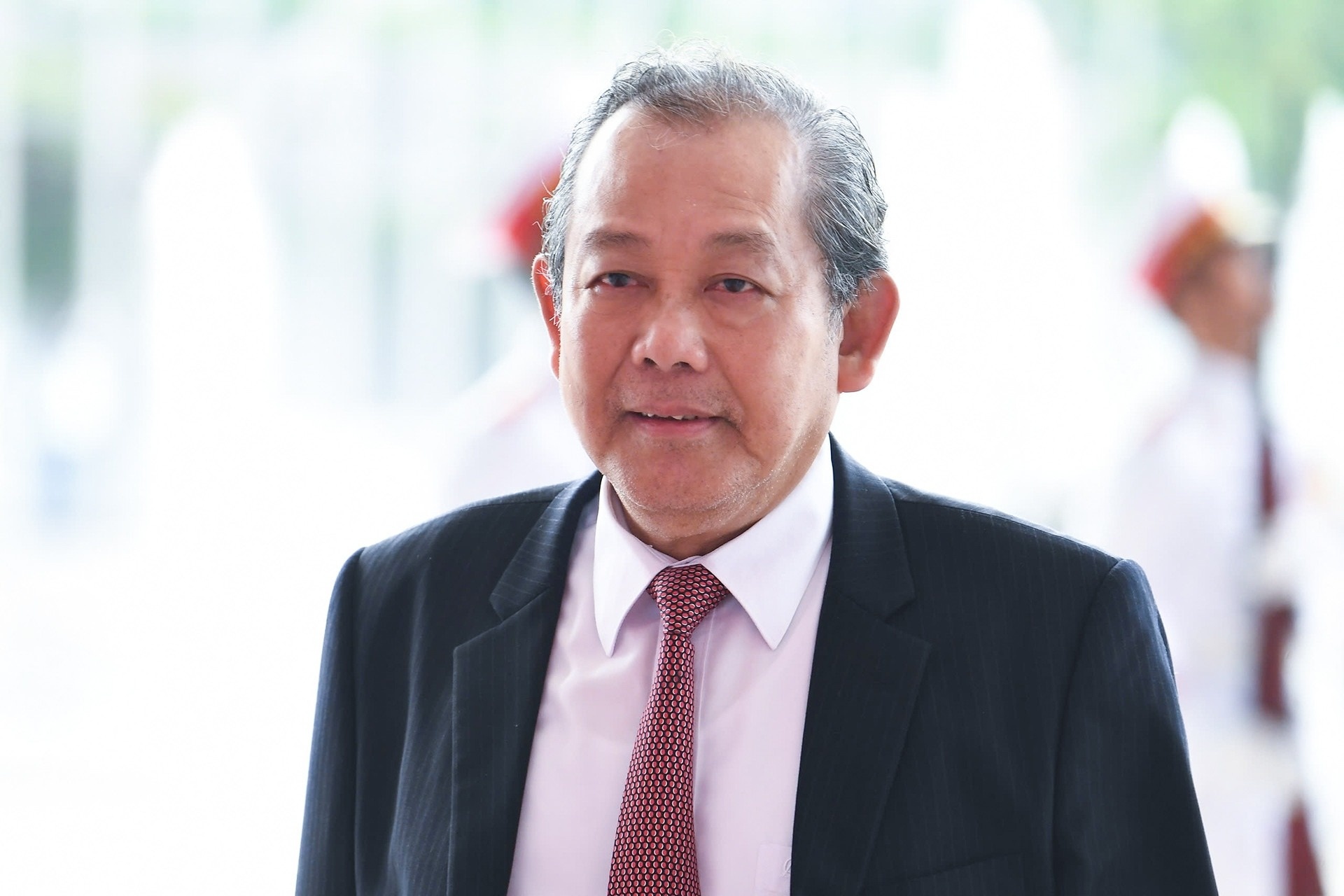 Bo Chinh tri de nghi Trung uong xem xet ky luat ong Truong Hoa Binh hinh anh