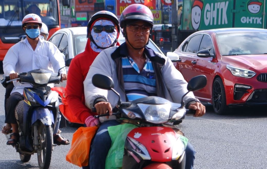 Thoi tiet TP.HCM va cac diem du lich phia Nam dip le gio To hinh anh