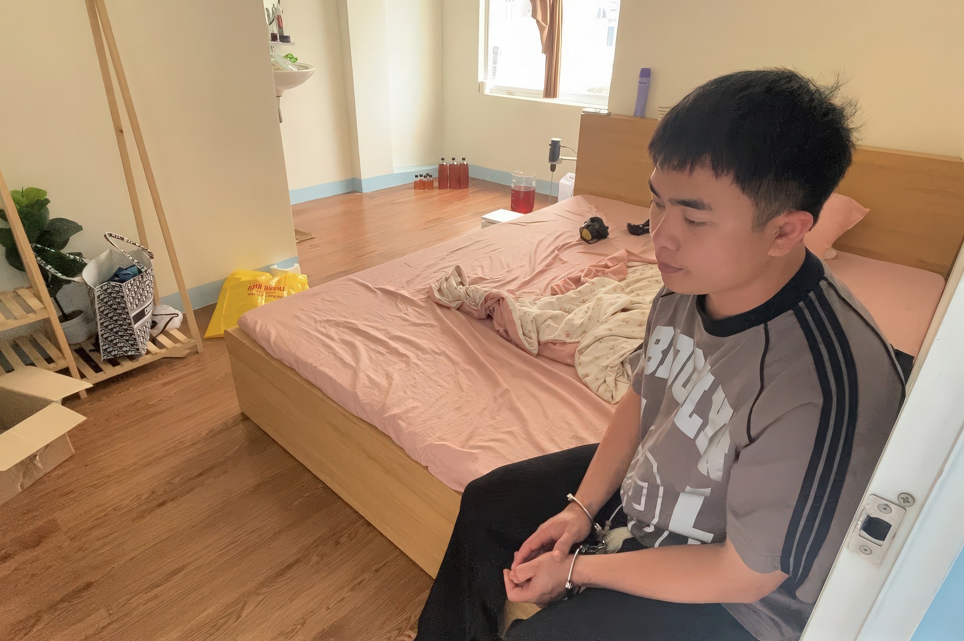 Khach mua nhieu da lanh, chu nha nghi hoi ChatGPT roi bao cong an hinh anh