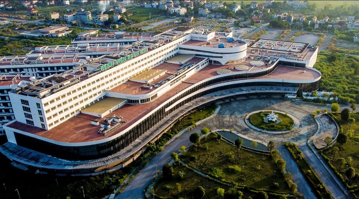 Bach Mai, Viet Duc co so 2: Khoi be tong lanh va 1.200 ty lang phi hinh anh