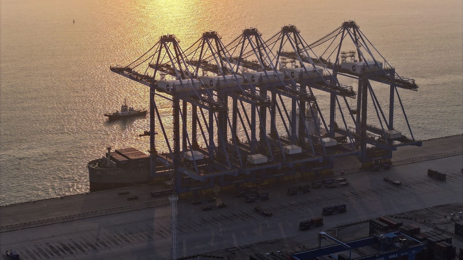 Trung Quoc len ke hoach bien 'cuoc khung hoang thue quan' thanh co hoi hinh anh