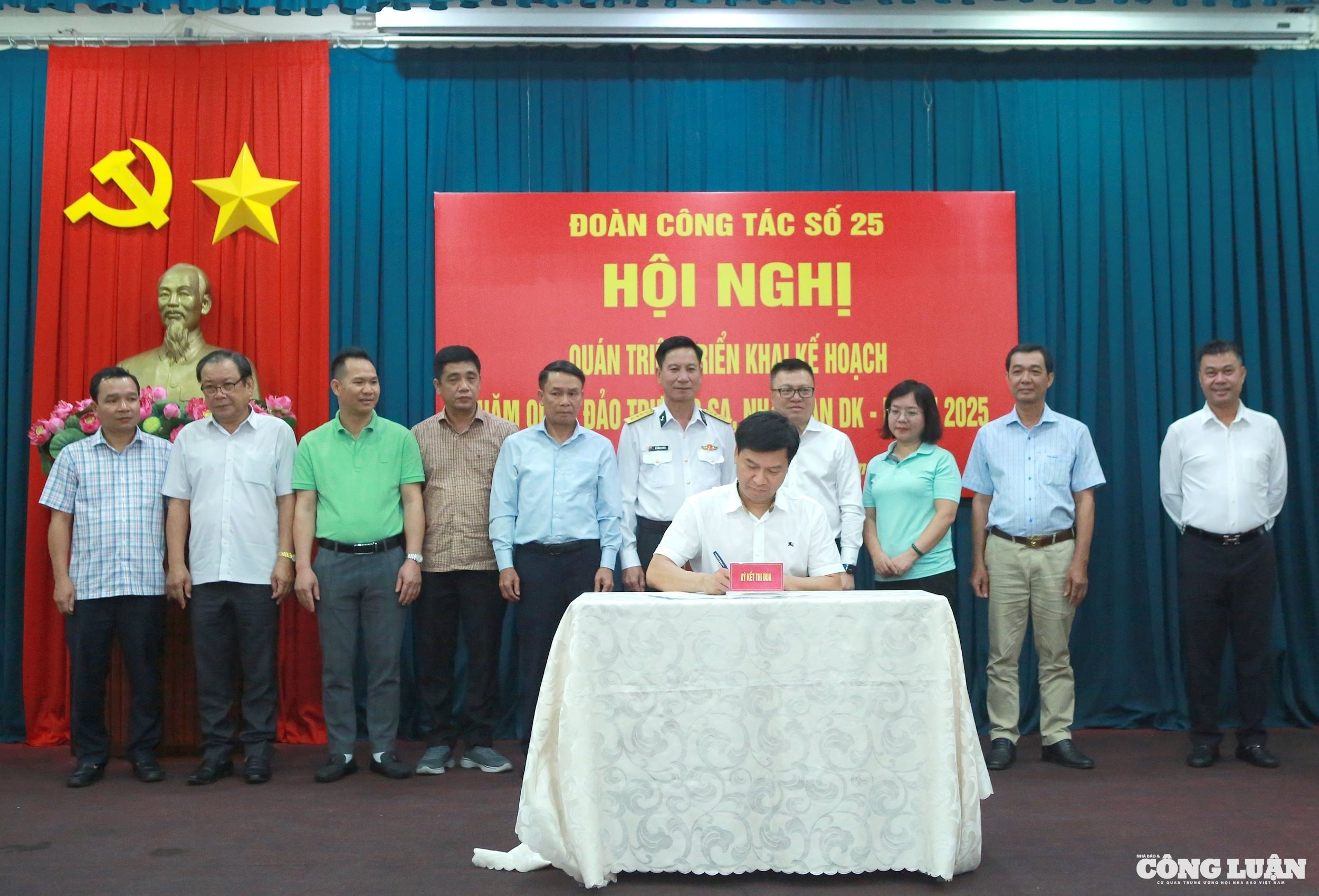 Tham Truong Sa anh 12