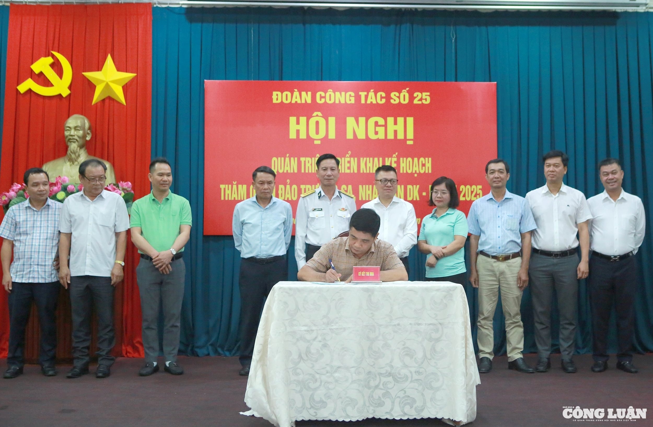 Tham Truong Sa anh 9