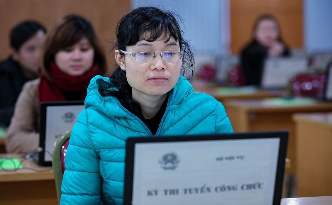 Bo Noi vu de xuat thue to chuc doc lap tuyen dung cong chuc hinh anh