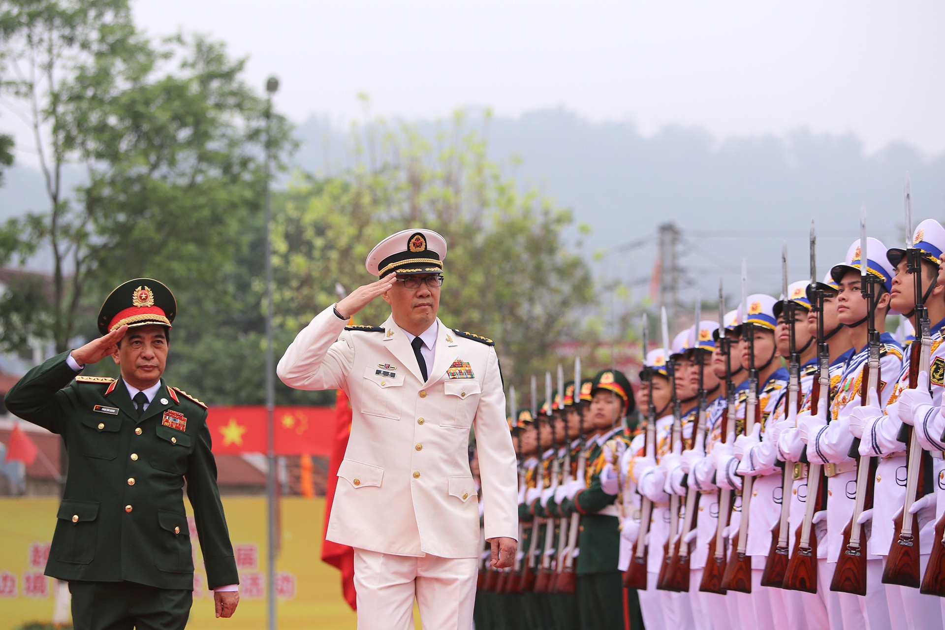 Hai Bo truong Quoc phong Viet Nam, Trung Quoc se gap nhau o bien gioi hinh anh