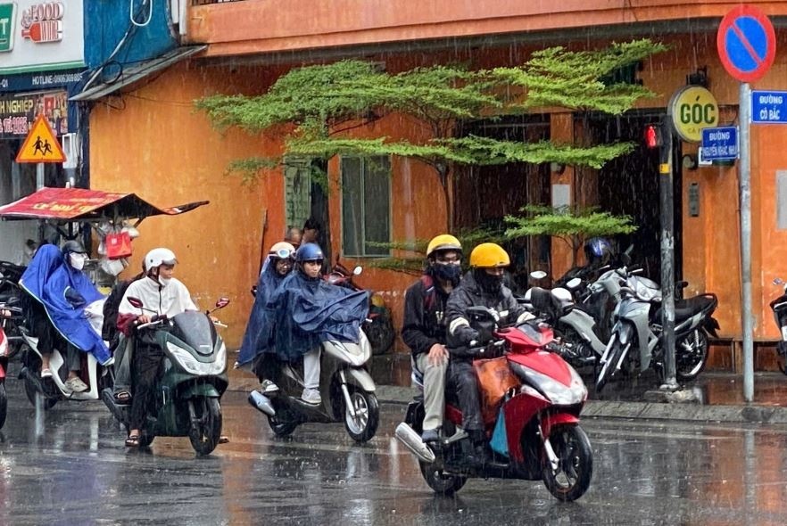 TP.HCM sap co mua trai mua vai ngay hinh anh