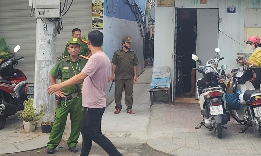 Diem phat chay trong ngoi nha khien 4 nguoi mot gia dinh tu vong hinh anh