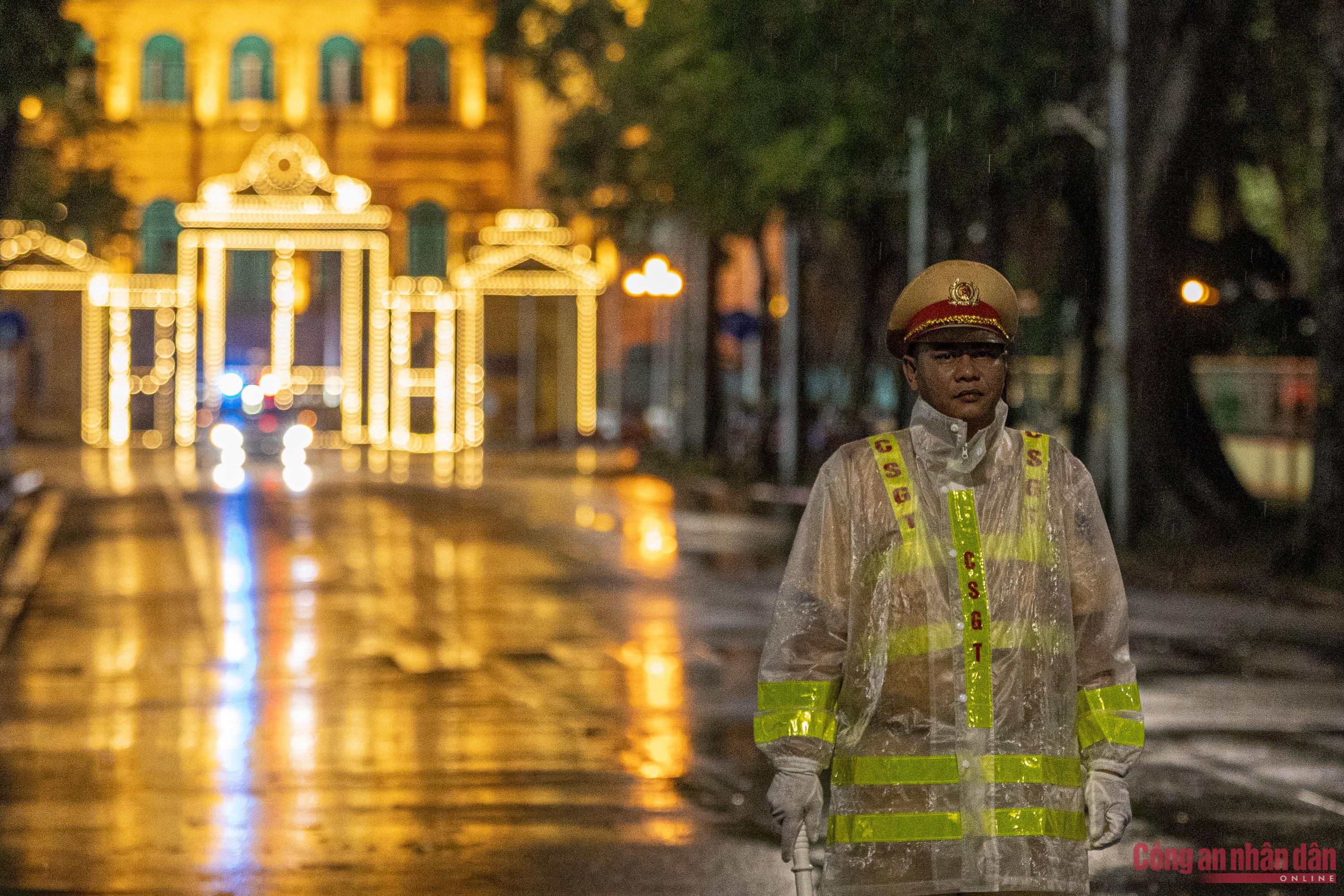 cong an luyen tap anh 6